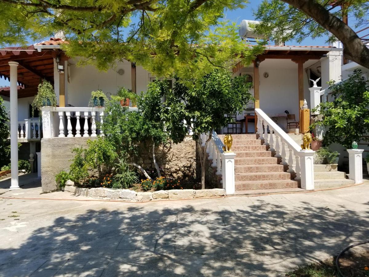 Denaj House Hotel Himare Exterior photo